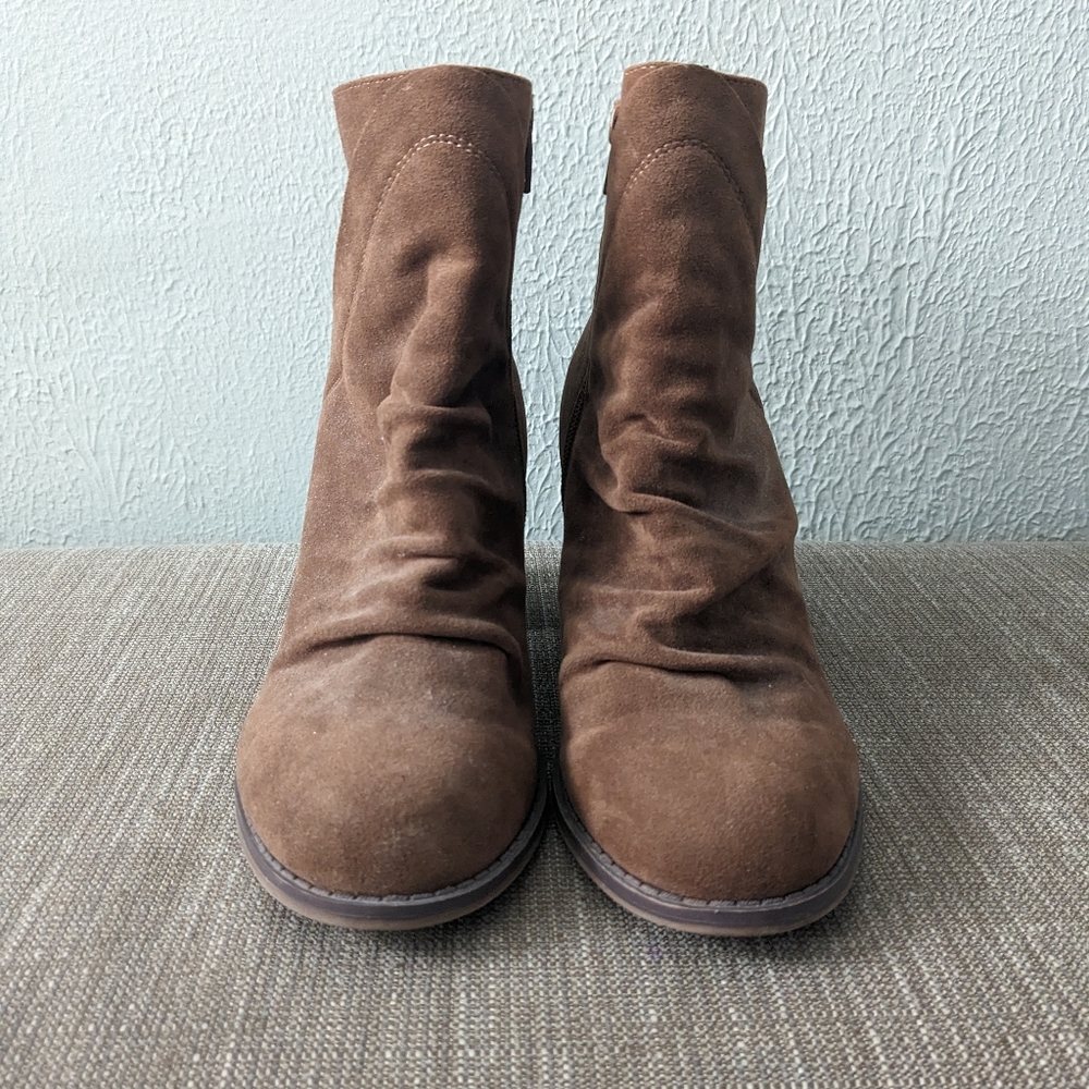 Universal Thread Block Heel Boots - Picture 2 of 9